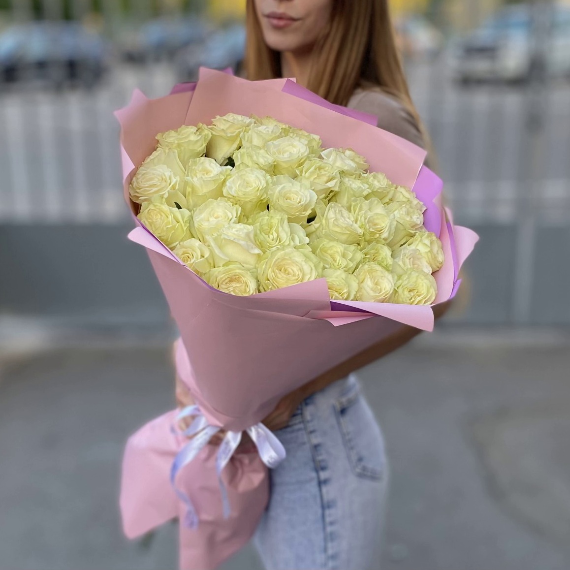 35 белых роз 60 см