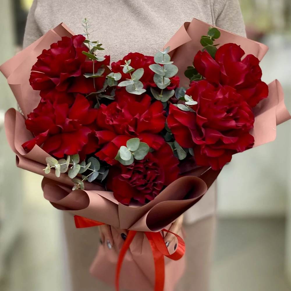 Французская красная роза 7 шт.