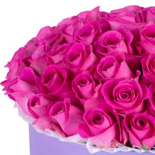Букет из 51 розовой розы в фиолетовой шляпной коробке
