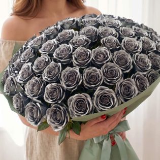Букет из 101 серебряной розы Эквадор