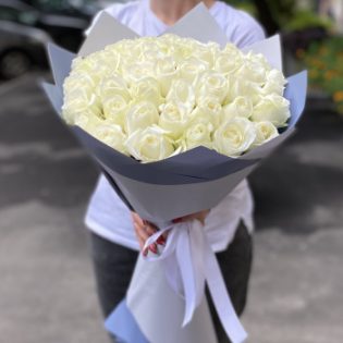 51 белая роза premium 50 см