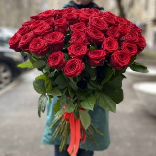 51 красная роза Premium 70 см