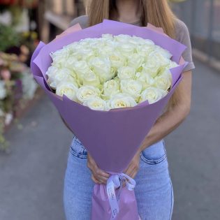 51 белая роза Premium 60 см